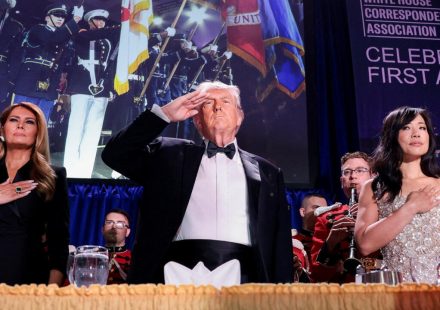 Donald Trump returns to the annual press gala, interrupted at the end of April by a shooting