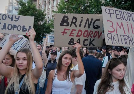 In Ukraine, second day of demonstrations against the ousting of the Minister of Defense
