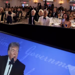 Donald Trump alternates between failed jokes and invectives against the press at the White House Correspondents' Dinner