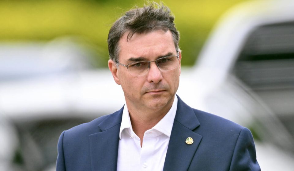 Presidential election in Brazil: Jair Bolsonaro's son nominated as candidate against Lula