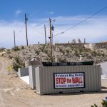 In Texas, Donald Trump suspends the controversial project for a wall on the Mexican border