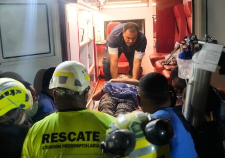 In Colombia, the window to find earthquake survivors is closing