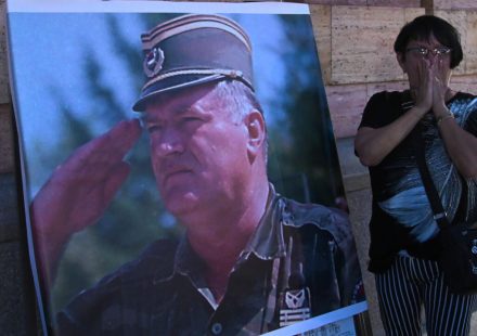 Serbia: funeral with “military and state honors” for war criminal Ratko Mladic