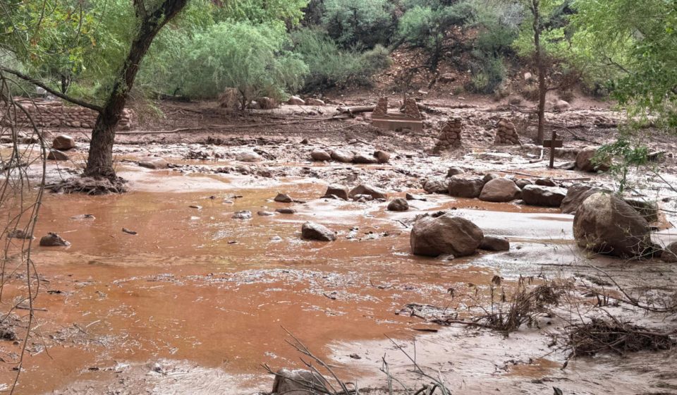 Flash flood hits US Grand Canyon, more than 15 people wanted