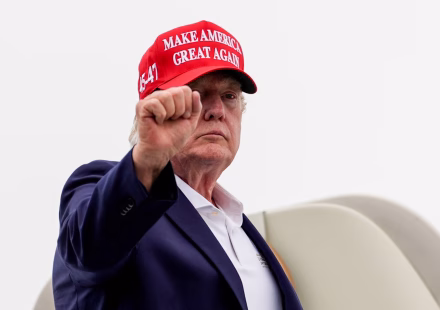 Donald Trump threatens to bomb Oman if the sultanate obstructs a deal on the Strait of Hormuz