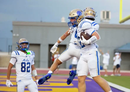 Lightning delay does little to slow Alamo Heights in rout of Pieper in season opener