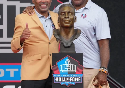 Iowan Roger Craig reveals dementia diagnosis at football Hall of Fame
