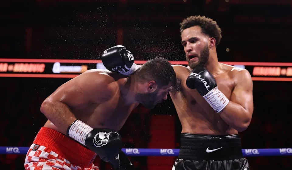 Moses Itauma problem highlighted by four-weight world champion after brutal knockout loss