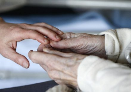 Policy. Assisted dying: the Constitutional Council approves the law, Emmanuel Macron welcomes the decision