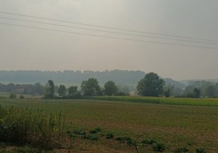The editorial eye. Editorial. From the Chernobyl cloud to the smoke from fires: pollution always knows no borders...