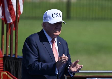 The conflict between the United States and Canada escalates: Trump bans Canadian products