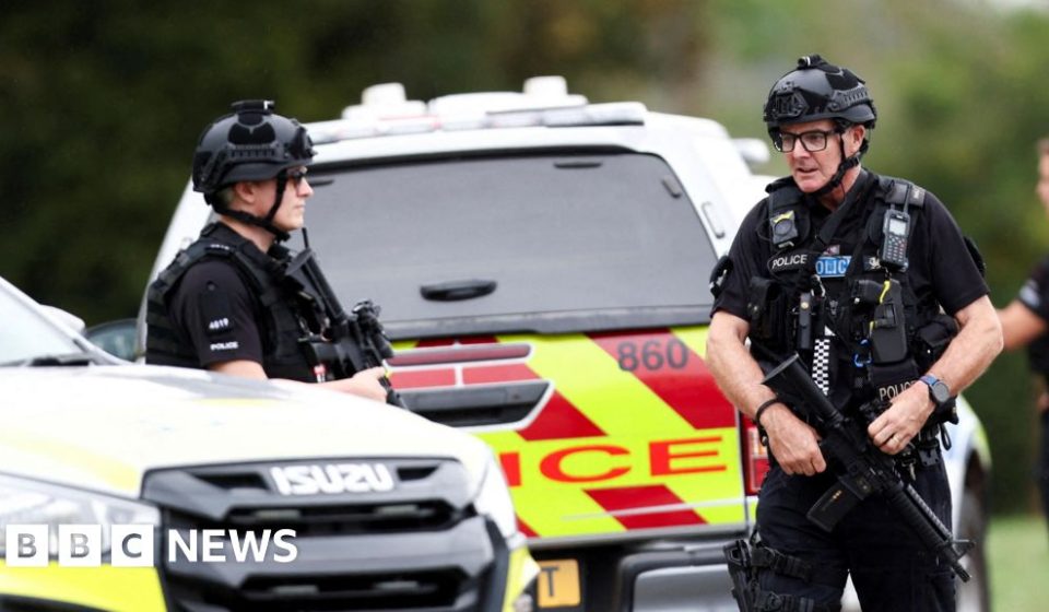 Five people arrested as counter-terrorism police investigate major incident near RAF Fairford - bbc.com