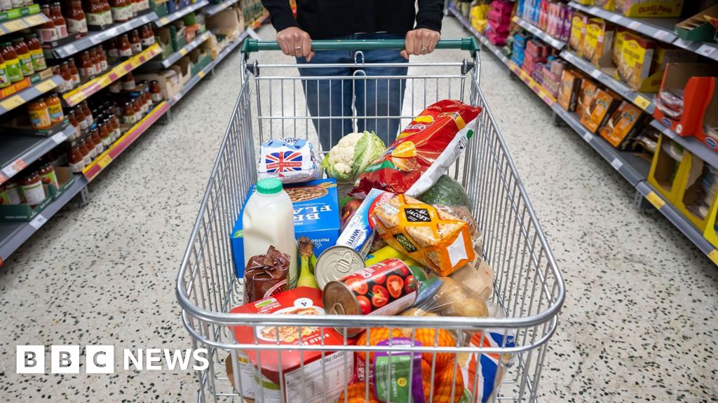 Can you eat ultra-processed foods and still stay healthy? Dietitian analyzed my weekly shop - BBC