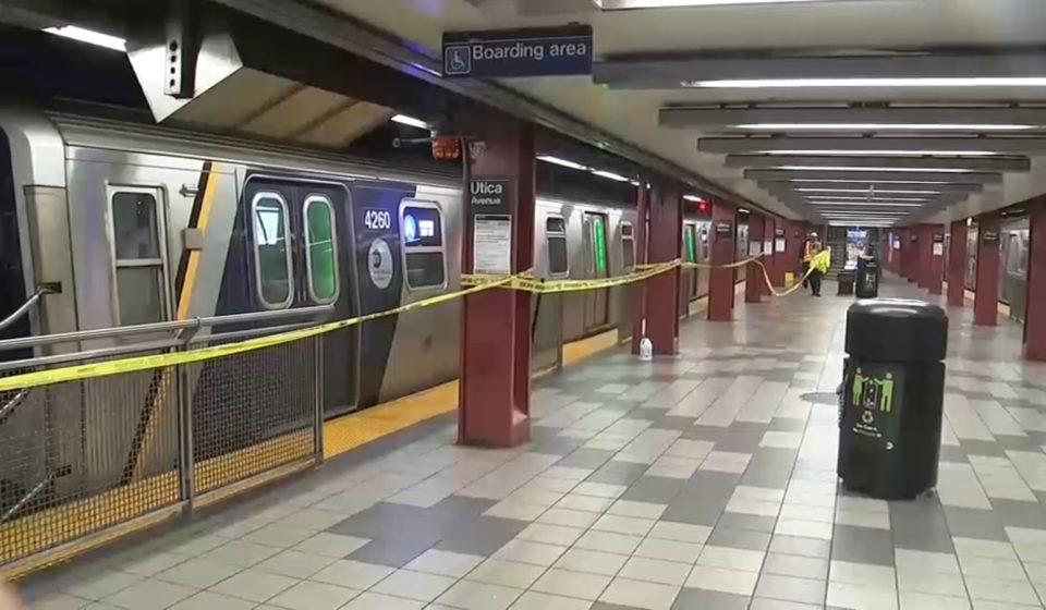 Man killed after bag gets stuck in train doors at Brooklyn subway station