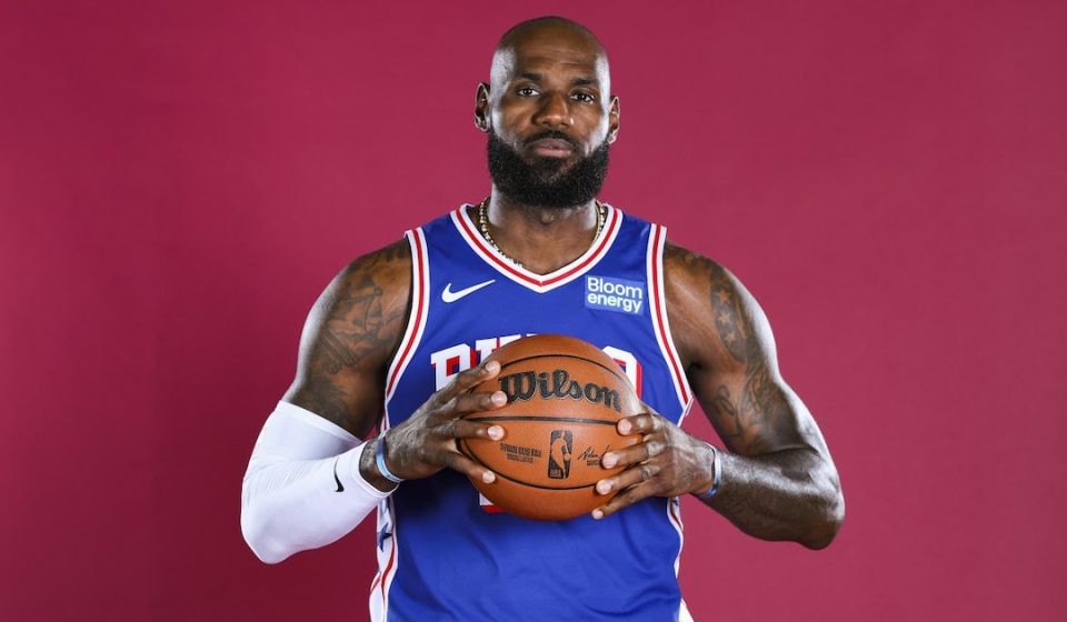 LeBron James uses a helicopter to travel from Philadelphia to New York after joining the 76ers