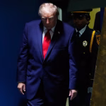 At the UN General Assembly, Donald Trump says he must decide between making a "deal" with Iran or "wiping out" this country