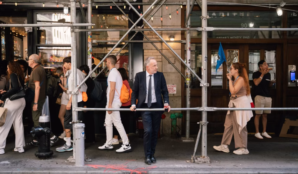 In New York, Zohran Mamdani and Emmanuel Grégoire appear together to defend access to housing and the fight against global warming