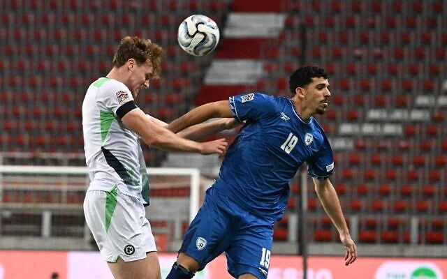 Irish soccer team refuses handshakes and bows heads during Israeli anthem; wins the match 3-0