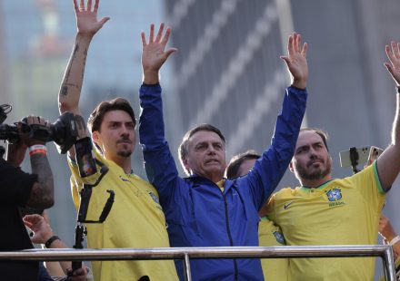 In the south of Brazil, the race for power of the other Bolsonaro sons