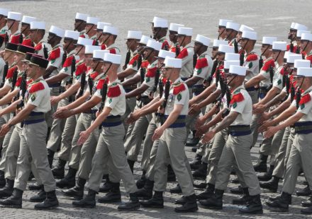After being kidnapped in Colombia, a Foreign Legion soldier escapes his captors