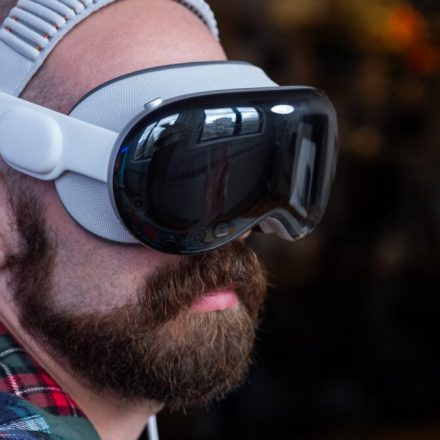The Apple Next Vision Pro would be in “Life Support” mode