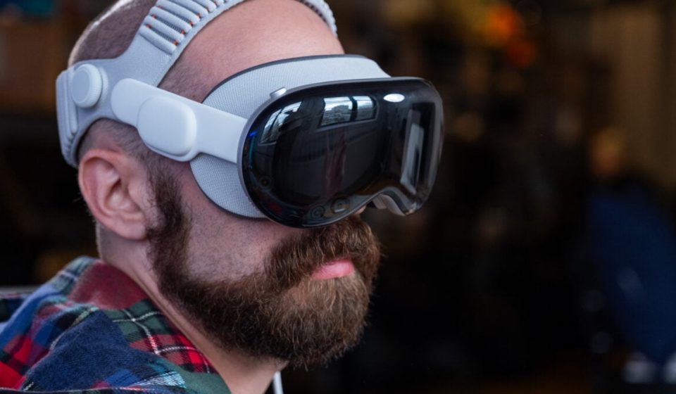 The Apple Next Vision Pro would be in “Life Support” mode