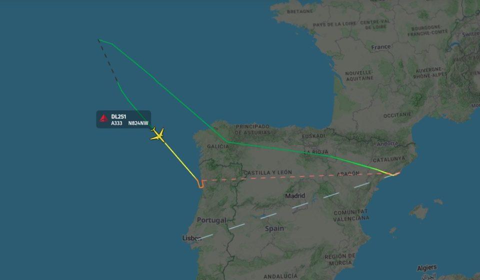 Emergency: Boston-bound Delta flight DL251 turned around over the Atlantic and diverted to Porto