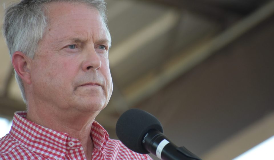 Roger Marshall alleges defamation in new ad about former Kansas patient arrested while in debt - Kansas Reflector