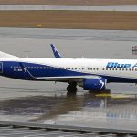 Boeing shares fall after new 737 issuance affects landings