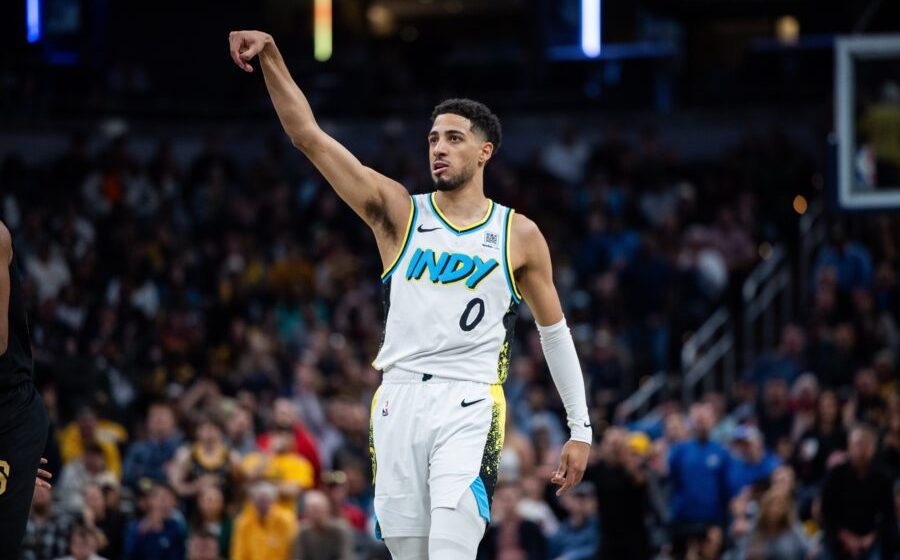 Injury Updates: Haliburton, Curry, Luka, Beal, Bulls, more