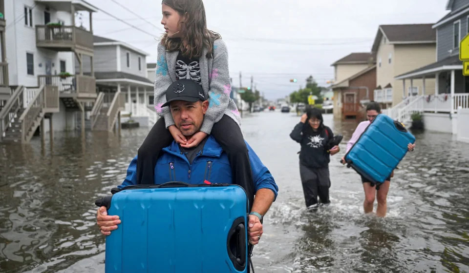 Nor'easter hits East Coast, causing flooding, power outages - The Washington Post