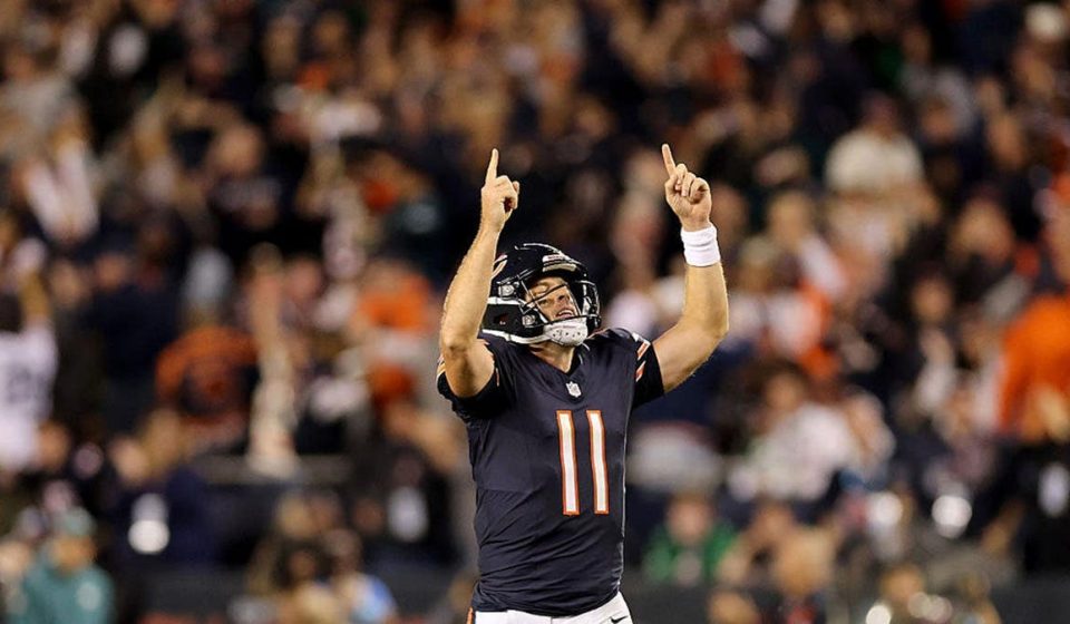 Mariachi band's national anthem at Bears vs Eagles game sparks debate over racism and US senator's response