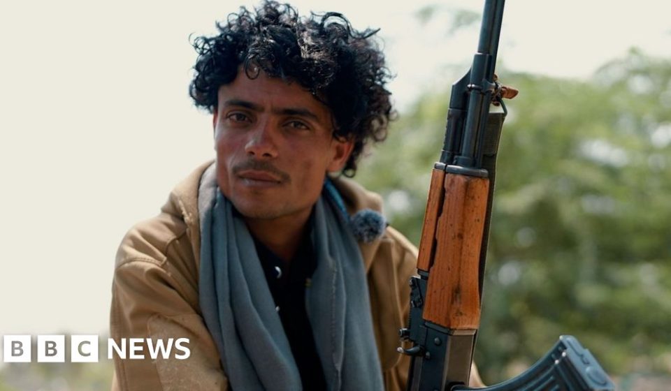 Inside Yemen's frontline city as Houthis fight for control