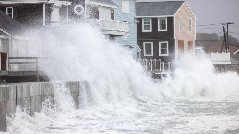 Live updates: Powerful nor'easter hits East Coast with rain, flooding and wind
