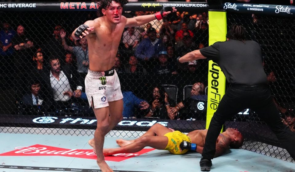 UFC Vegas 121 video: Raul Rosas Jr. wins main event after Raoni Barcelos passes out in scary moment of fifth round