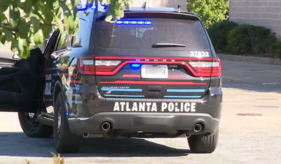 Man found dead near popular restaurant – WSB-TV Channel 2