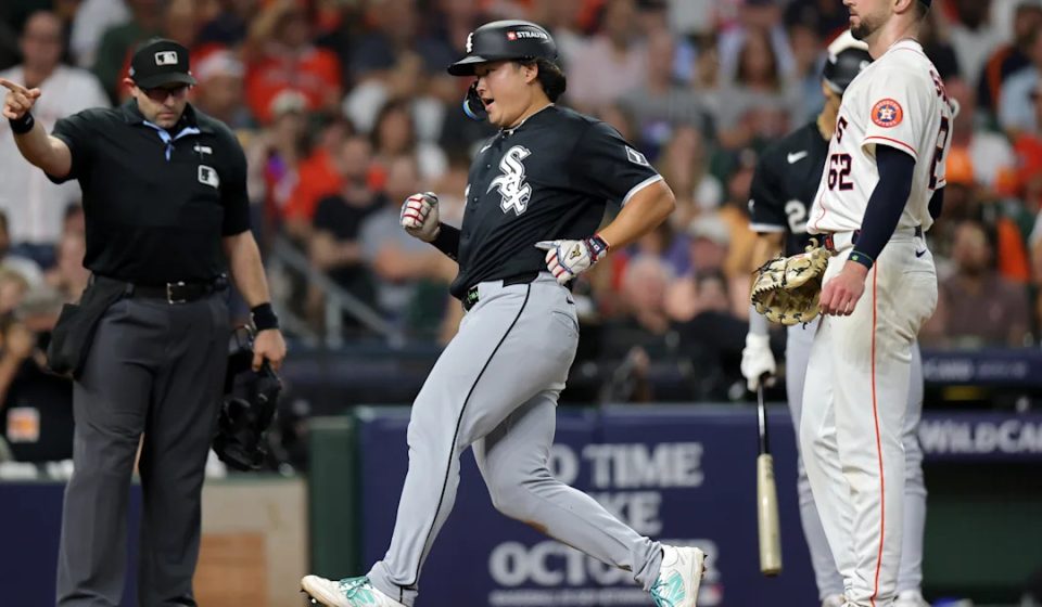 Astros players express anger after fans booed team in loss to White Sox: 'We want their support'