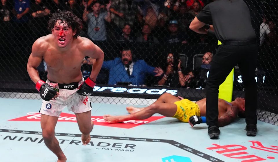 UFC Vegas 121: Raoni Barcelos stretched, hospitalized after scary fifth-round knockout by Raul Rosas Jr.