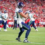 Report: Ravens fill final practice squad spot with TE Nick Vannett
