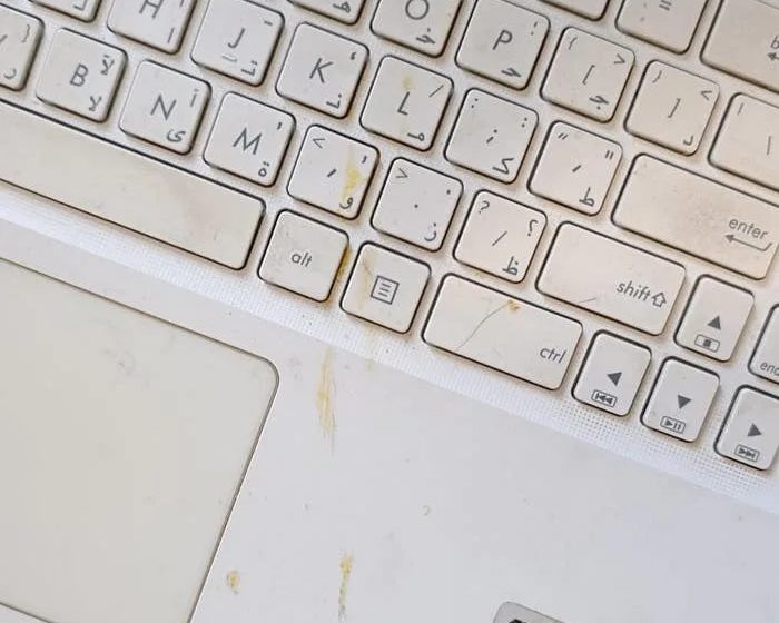 24 photos of men who make their partners' lives worse