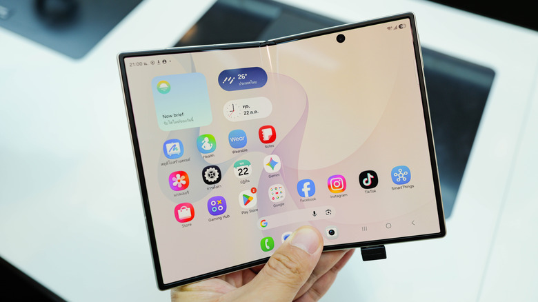 Why the iPhone Duo could benefit Samsung's Galaxy Z Fold 8