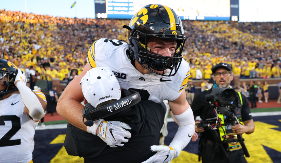 College football winners, Week 4 losers: Iowa emerges as threat for Big Ten title