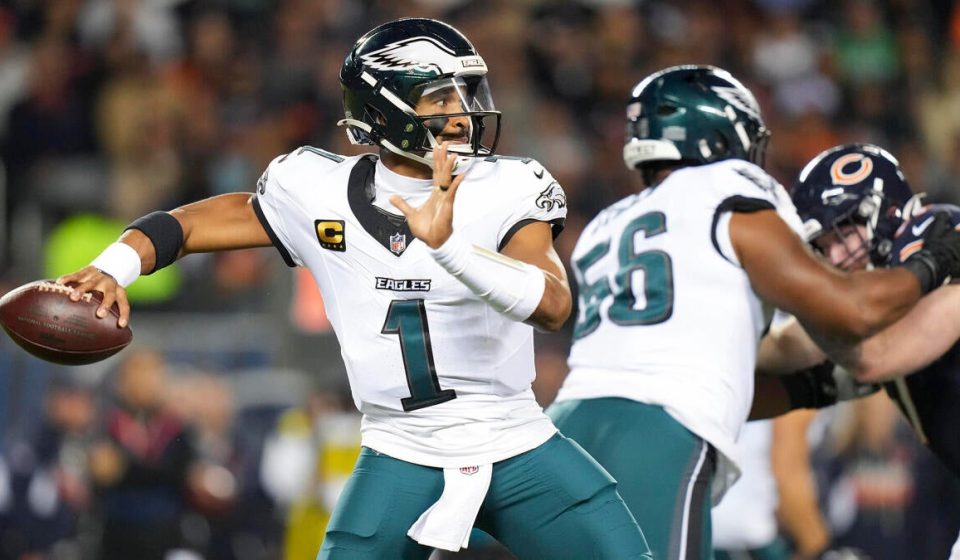 Prisco Week 4 NFL Picks: Eagles Upset Rams, Texans Over Cowboys