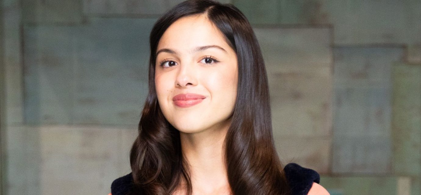 Olivia Rodrigo's dress literally melts on her body on stage