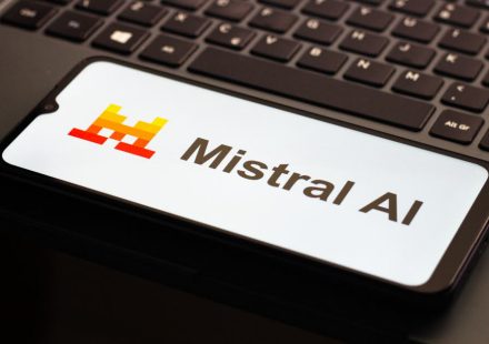 Artificial intelligence. Fraud, cybersecurity... The State engages with Mistral to deploy AI in ministries