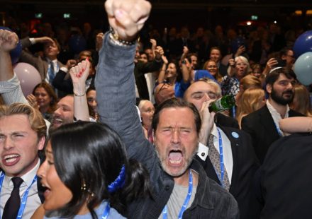 Suede. The left leads by a hair in the legislative elections, disillusionment for the far right