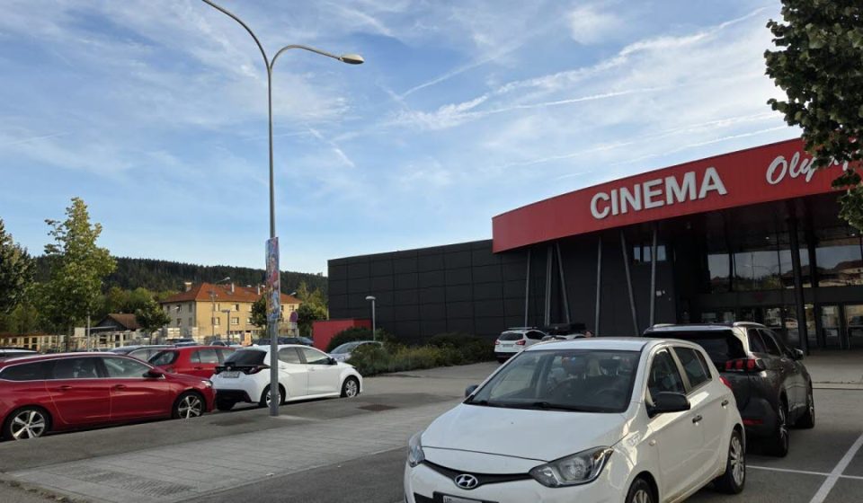 Pontarlier. Blue zone: the parking sticker will cost €24 per year