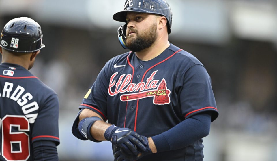 Braves place Rowdy Tellez, Luke Williams on Wild Card roster