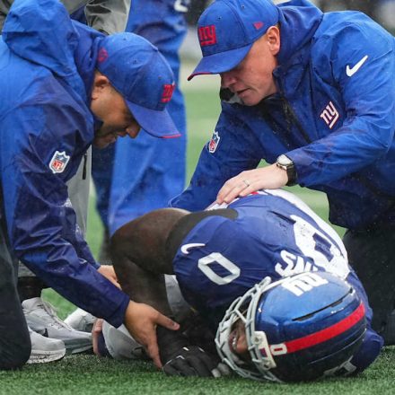 NFL Network: Giants' Brian Burns reportedly suffers torn ACL in win over Titans | Latest NFL News, Analysis and Updates