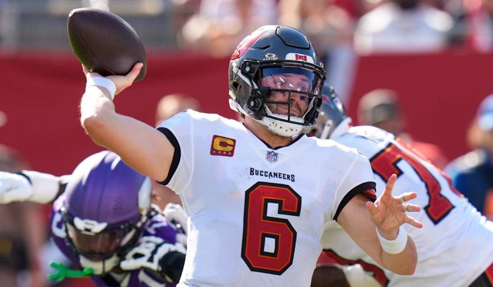 Buccaneers quarterback Baker Mayfield suffered dislocated right thumb in loss to Vikings | Latest NFL News, Analysis and Updates